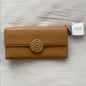 Coach Woman’s wallet
